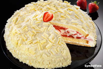 Erdbeer-Pannacotta-Torte